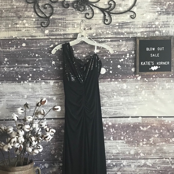 David's Bridal Black Sequined Gown w/ Broach - Picture 3 of 6